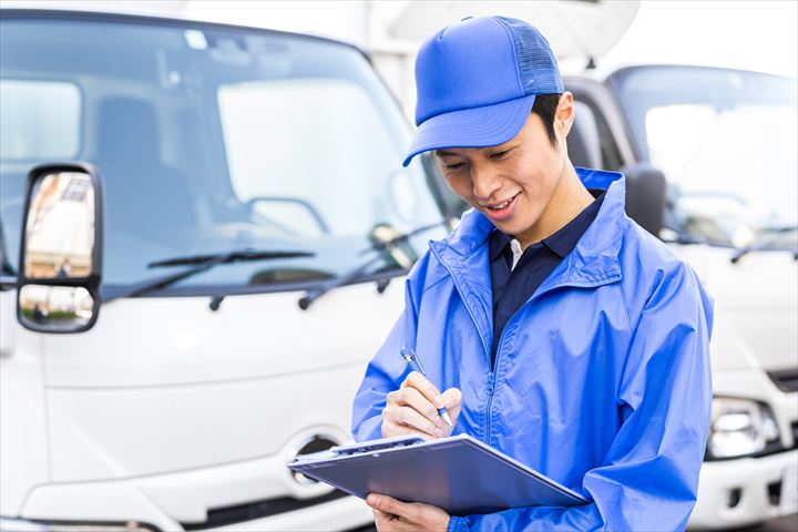 《大田区》週払いOK・2ｔ車での一般貨物の集配ドライバー！（高収入・土日祝休み）