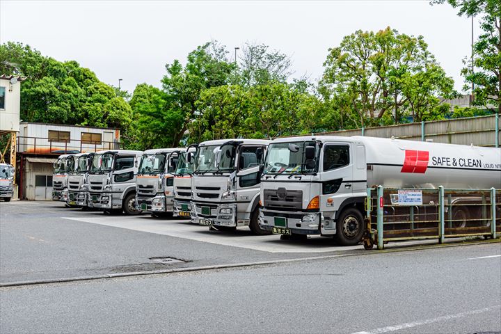 《湖南市》週払いOK・3ｔ車での軽油の運搬ドライバー！（固定休み・高収入）