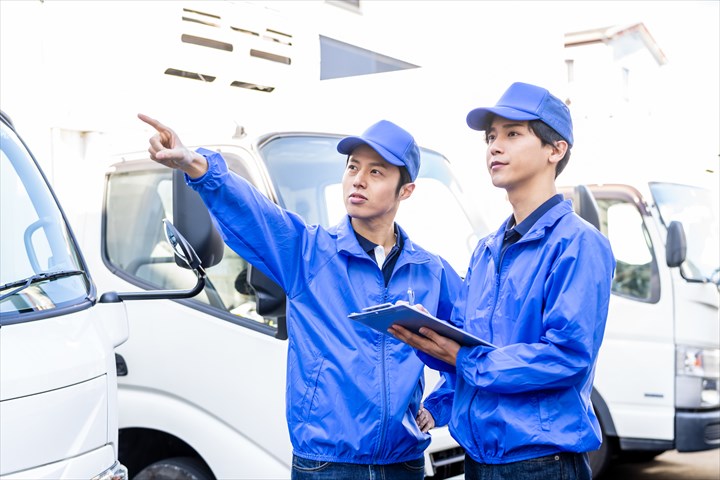 《戸田市》週払いOK・2ｔ車での書物の配送ドライバー！（週休2日・シニア活躍中）
