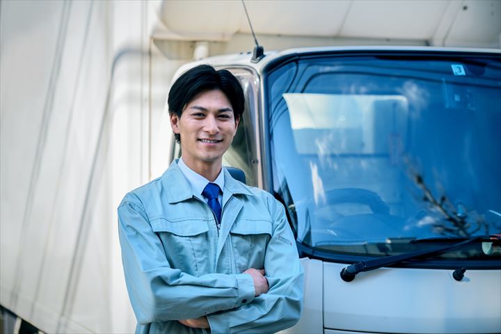 《四日市市》週払いOK・3ｔ車での企業向け一般貨物の配送ドライバー！（Web面接OK・土日休み）