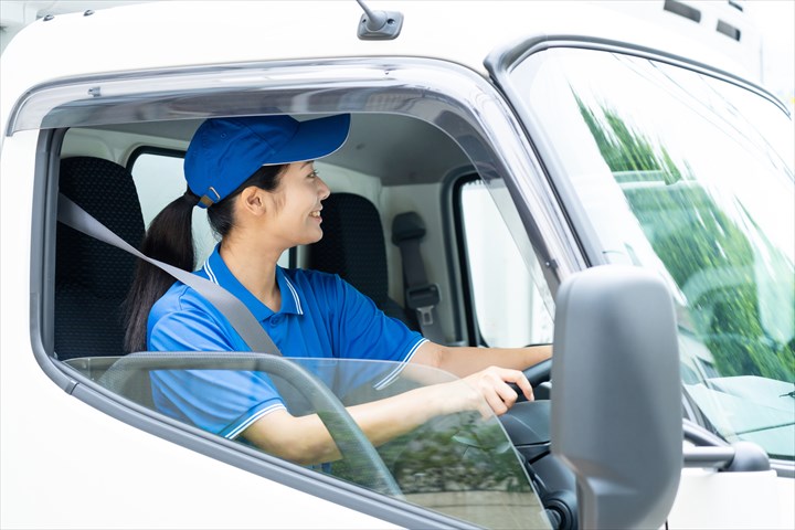 《猿島郡五霞町》週払いOK・4ｔ車での冷凍食品の店舗配送ドライバー！（Web面接OK・週休2日）