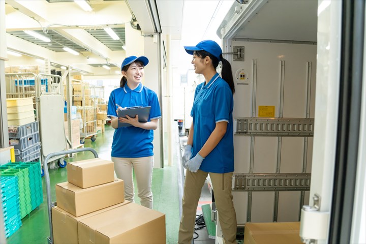 《横浜市都筑区》週払いOK・3ｔ車での弁当やパンの店舗配送ドライバー！（Web面接OK・週休2日）