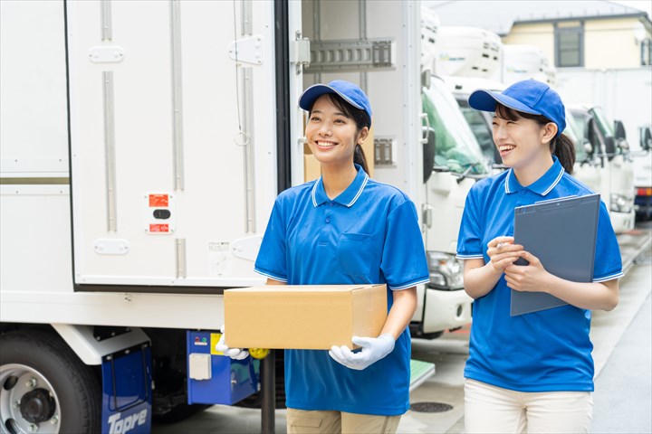 《横浜市都筑区》週払いOK・2ｔ車での米飯商品の店舗配送ドライバー！（Web面接OK・週休2日）