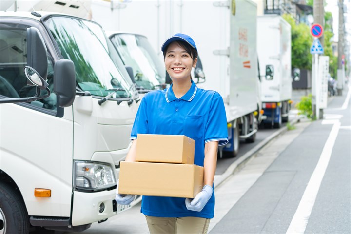 《さいたま市緑区》週払いOK・2ｔ車でのコンビニへの食品配送ドライバー！（Web面接OK・Web面接OK）