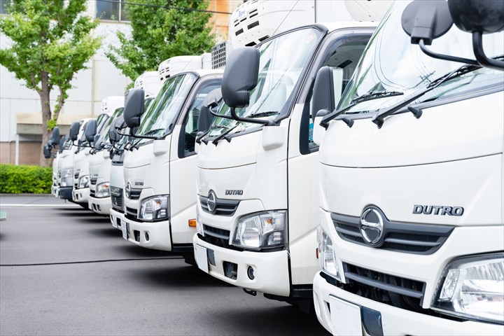 《市川市》週払いOK・2ｔ車でのテーマパークなどからの瓶のルート回収ドライバー！（Web面接OK・WワークOK）