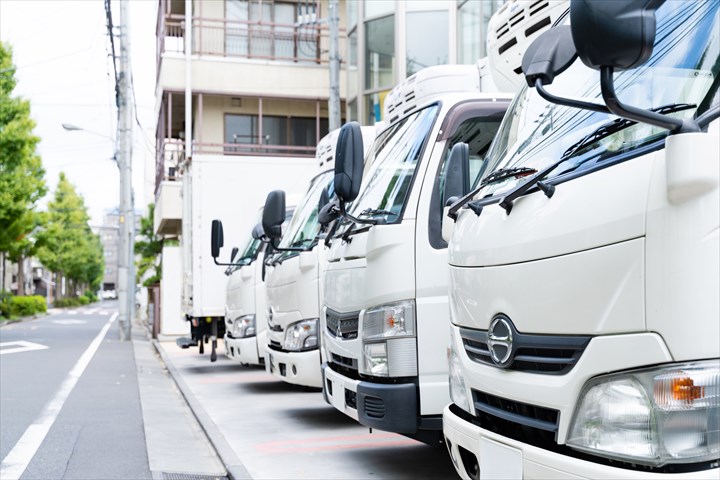 《松戸市》週払いOK・3ｔ車での施設への3温帯食品の配送ドライバー！（Web面接OK・高収入）