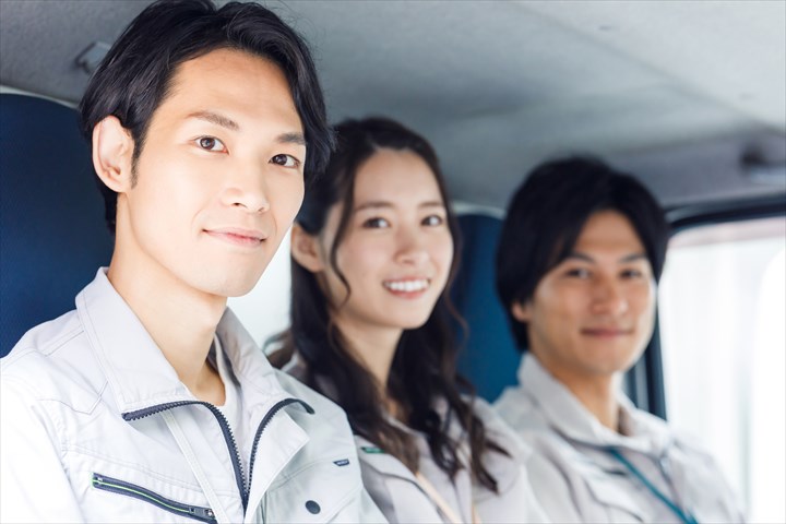 《常総市》週払いOK・4ｔ車での食品の店舗配送ドライバー！（高収入・週休2日）