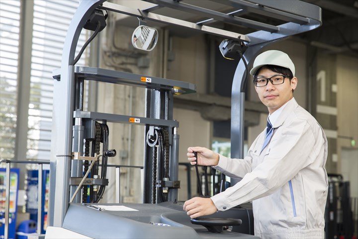 《戸田市》週払いOK・カウンターフォークでの建築資材の積み下ろしや荷揃えスタッフ！（Web面接OK・高時給）