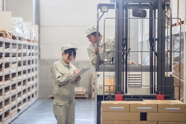 《大阪市住之江区》週払いOK・カウンターフォークを使用した紙帯やパルプなどの入出庫スタッフ！（短期・高時給）