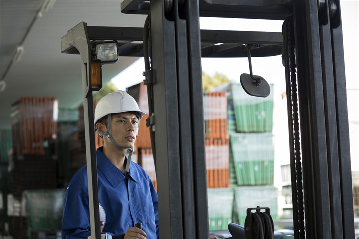 《東大和市》週払いOK・カウンターフォークでのパレットの移動作業スタッフ！（Web面接OK・時間外勤務ほぼ無し）