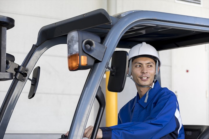 《芳賀郡芳賀町》週払いOK・カウンターフォークでの一般貨物の積み下ろし作業スタッフ！（土日祝休み・日勤）