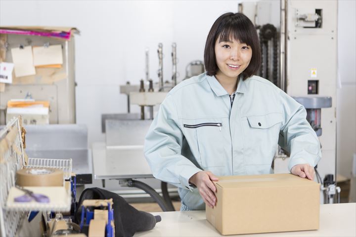 《四日市市》週払いOK・物流倉庫内での仕分けや積込み作業スタッフ！（未経験OK・土日祝休み）