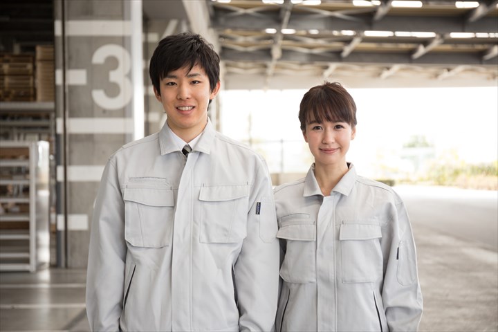 《福岡市中央区》週払いOK・倉庫内での飲料のピッキングや積み込み作業スタッフ！（短時間15:00～19:00・シニア活躍）