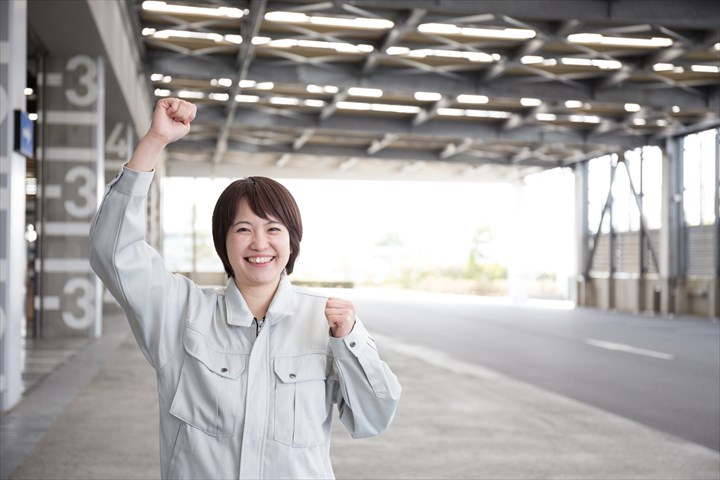 《川崎市川崎区》週払いOK・冷凍、冷蔵庫内での食品全般の入出荷作業スタッフ！（未経験歓迎・週休2日）