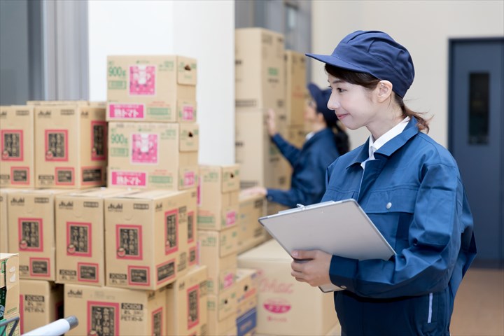 《久世郡久御山町》週払いOK・冷蔵倉庫内でのチルド食品のピッキングや仕分け作業スタッフ！（Web面接OK・未経験OK）