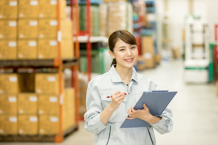 《松戸市》週払いOK・倉庫内でのチルド、冷凍食品の仕分け作業スタッフ！（未経験OK・週休2日）