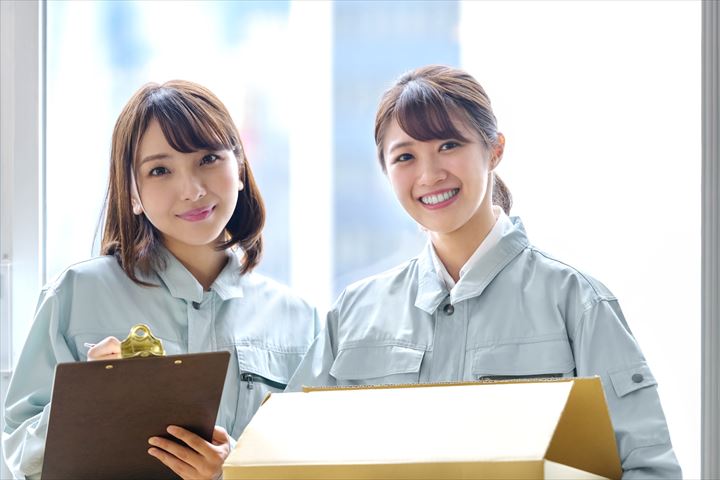 《久世郡久御山町》週払いOK・冷蔵倉庫内でのチルド食品のピッキングや仕分け作業スタッフ！（Web面接OK・週休2日）