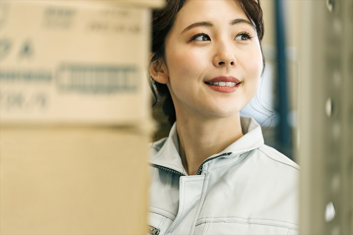 《守谷市》週払いOK・製氷工場での格納作業スタッフ！（土日祝休み・高時給・未経験歓迎）