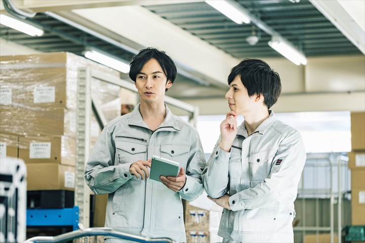 《八潮市》週払いOK・倉庫内での冷凍食品の仕分け作業スタッフ！（未経験歓迎・日勤）