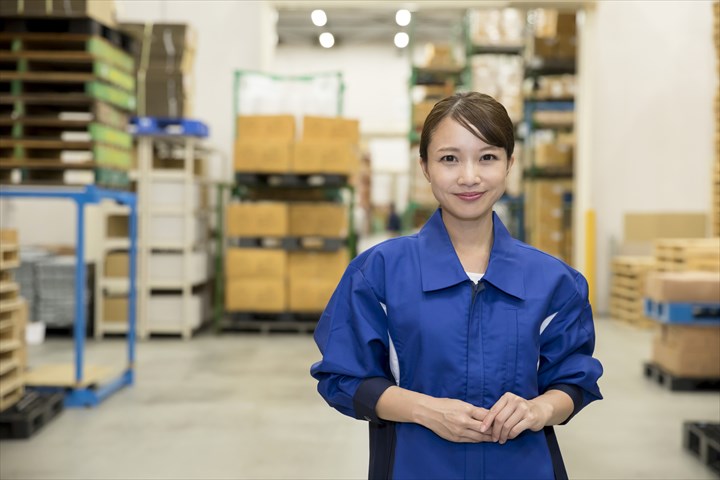 《大阪市浪速区》週払いOK・倉庫内でのアパレル商品の入出庫作業スタッフ！（未経験歓迎・週3日～相談可）