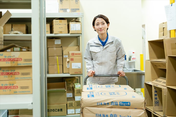 《大阪市住之江区》週払いOK・物流倉庫内での仕分けや積込み作業スタッフ！（未経験OK・土日祝休み）