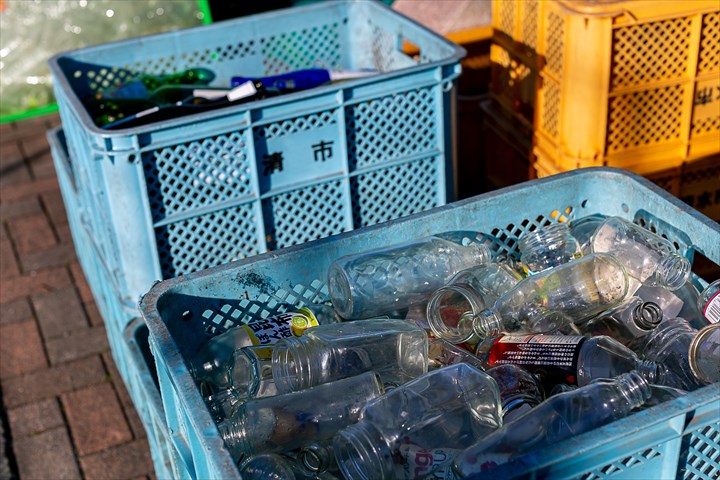 《足立区》週払いOK・2ｔ車での飲食店などから資源ごみの回収ドライバー！（Web面接OK・高時給）