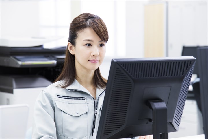 《町田市》週払いOK・修理工場内での事務スタッフ！（Web面接OK・週休2日）