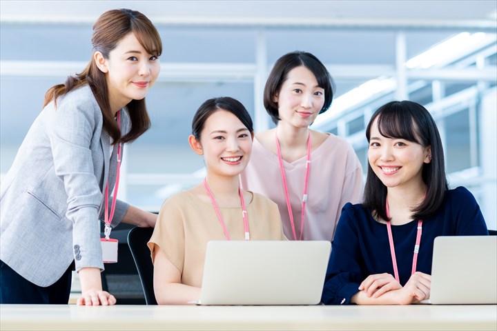 《名古屋市港区》週払いOK・事務所内での一般事務スタッフ！（Web面接OK・土日休み）