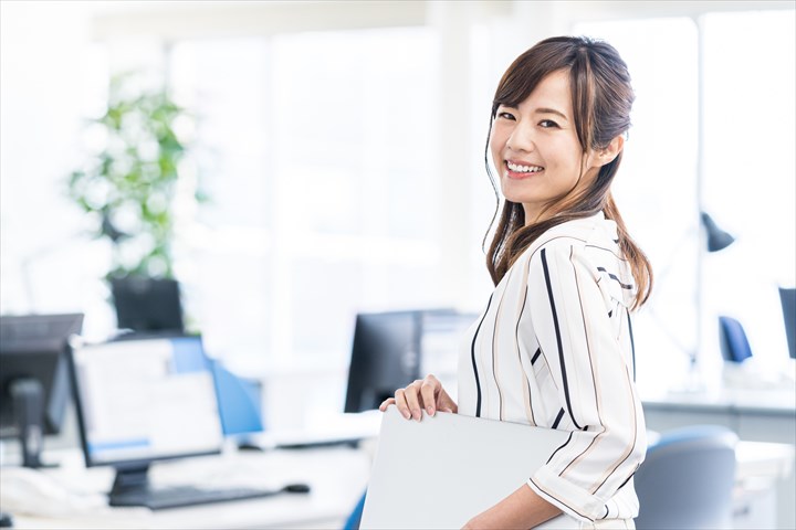 《弥富市》週払いOK・物流会社内での一般事務スタッフ！（土日祝休み・時間外勤務ほぼなし）