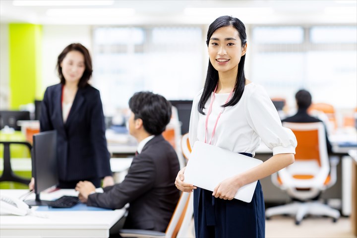 《市原市》週払いOK・物流法人内での事務スタッフ！（Web面接OK・土日祝休み）