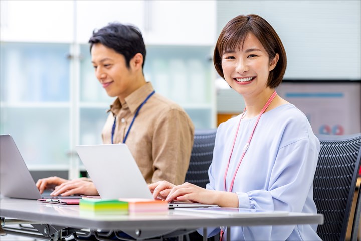 《姫路市》週払いOK・運送会社での事務業務スタッフ！（Web面接OK・土日祝休み）