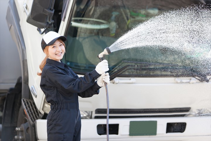 《大阪市此花区》週払いOK・車両の洗車や清掃及び移動スタッフ！（Web面接OK・土日祝休み）