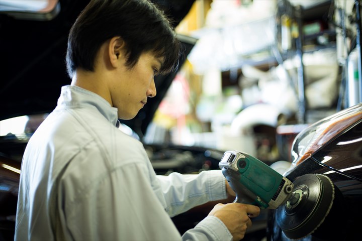 《広島市安佐南区》週払いOK・車両の管理スタッフ！（土日祝休み・未経験歓迎）