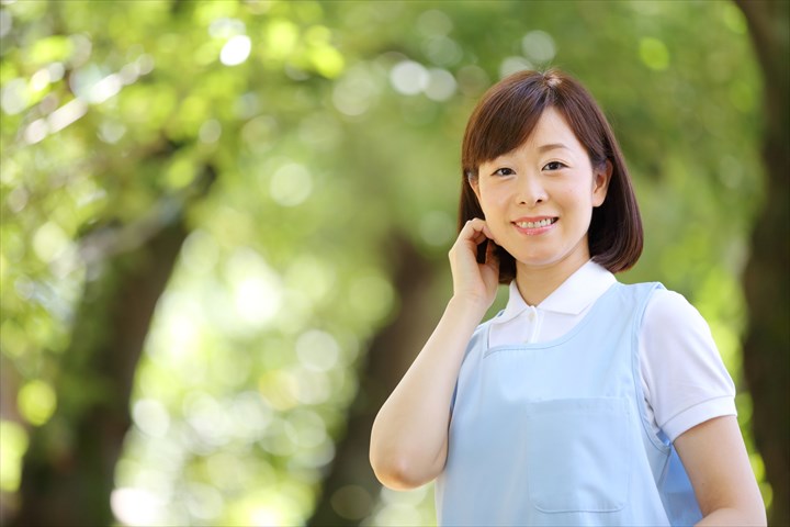 《白岡市》週払いOK・病院内での介護スタッフ！（週3日～OK・日勤のみ）