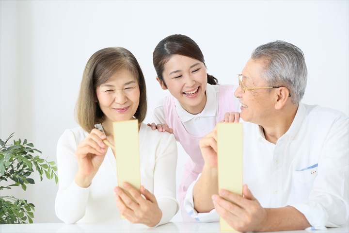 《杉並区》週払いOK・デイサービスでの介護スタッフ！（無資格OK・日曜固定休み）