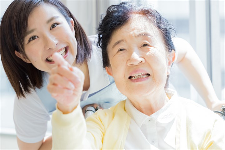 《相模原市南区》週払いOK・グループホームでの介護スタッフ！（無資格OK・週4～5）