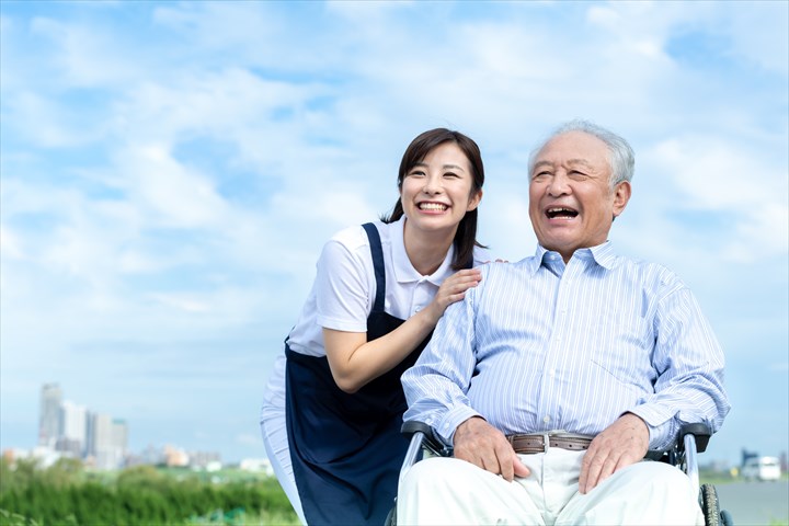 《港区》週払いOK・特別養護老人ホームでの介護スタッフ！（日勤・週3～5）