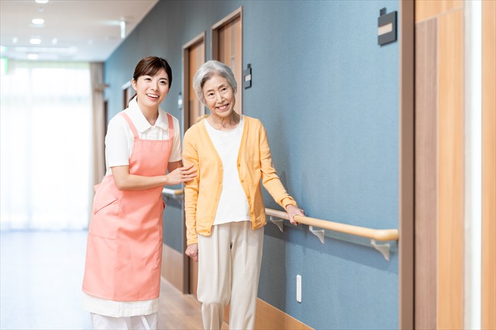 《横浜市港北区》週払いOK・デイサービスでのリハビリ補助スタッフ！（未経験歓迎・週3）