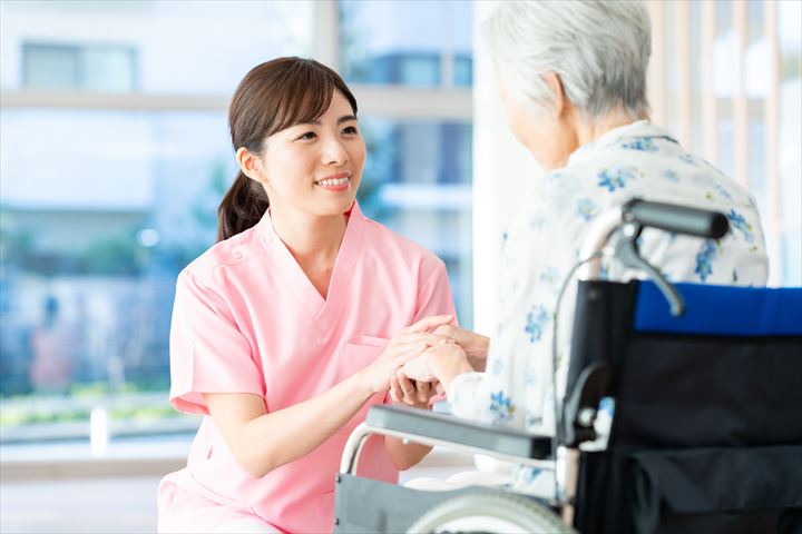 《杉並区》週払いOK・有料老人ホームでの介護スタッフ！（週休2日・駅チカ）