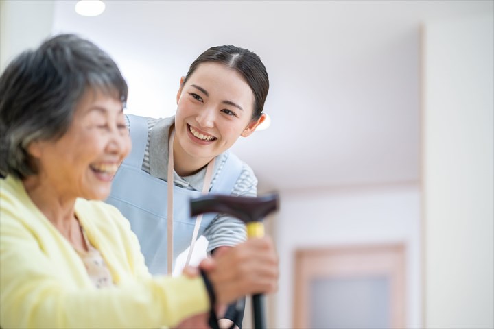 《さいたま市浦和区》週払いOK・特別養護老人ホームでの介護スタッフ！（Web面接OK・週休2日）