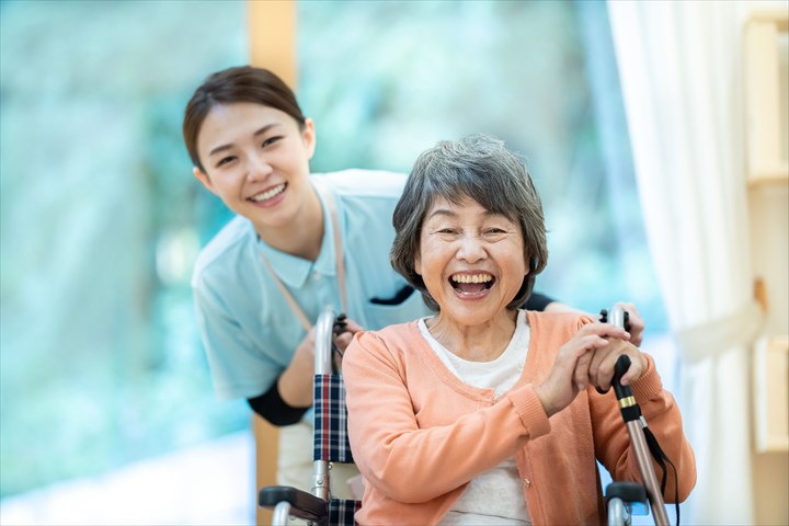 《相模原市南区》週払いOK・グループホームでの介護スタッフ！（週4～5・日勤）