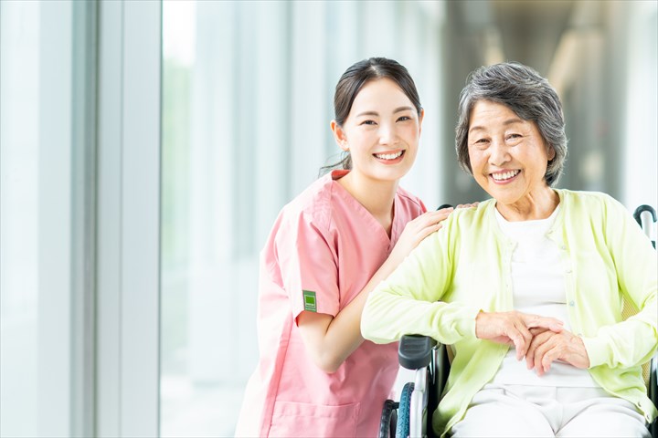 《杉並区》週払いOK・老人ホームでの看護スタッフ！（駅チカ・週3）