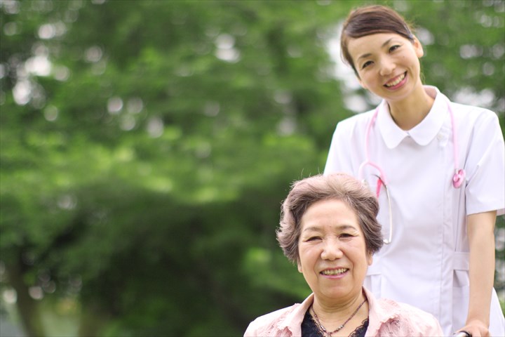 《さいたま市浦和区》週払いOK・ユニット型特別養護老人ホームでの看護スタッフ！（週休2日・日勤）